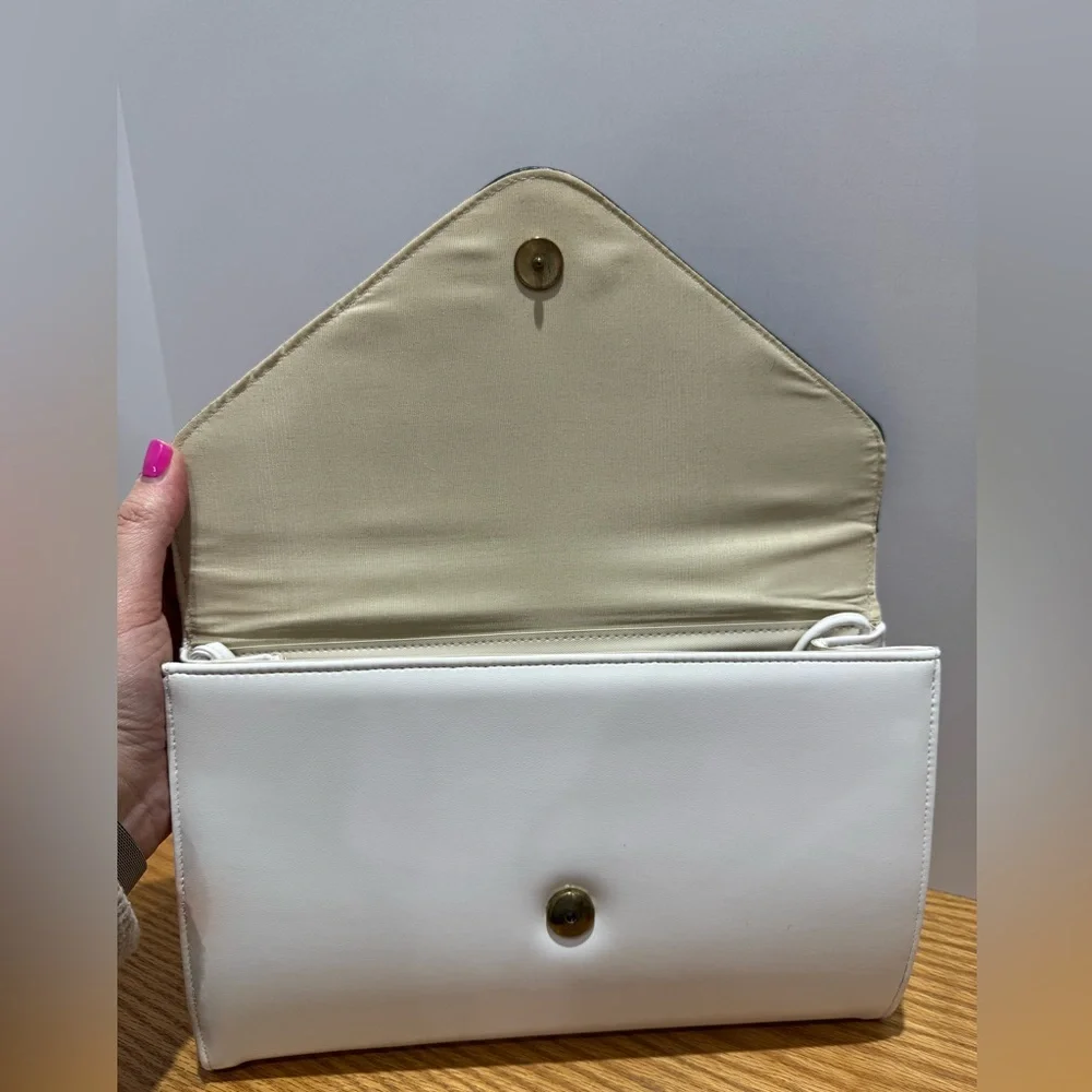 Vintage White and Navy Clutch with shoulder strap - Picture 6 of 11